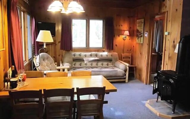 Timber Bay Lodge & Houseboats