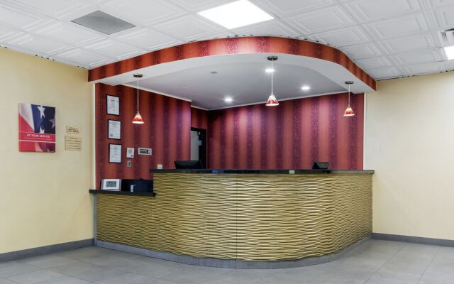 Quality Inn & Suites Charleston - Civic Center