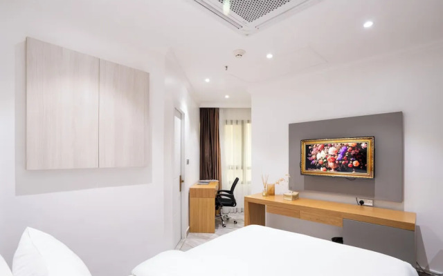 Plaza Athenee Hotel Kuwait