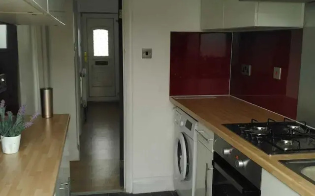 Remarkable 3-bed House in Hounslow