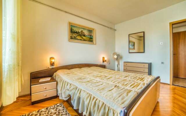 Apartments Dragutin 1063