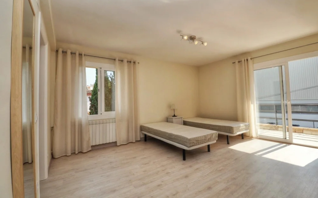Big Apartment Caprabo
