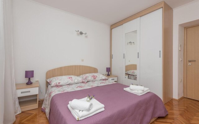Amazing Apartment in Makarska With Wifi and 2 Bedrooms