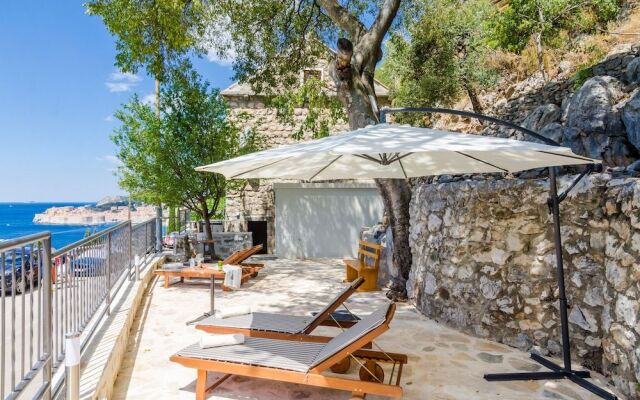 Shining Star Apartments