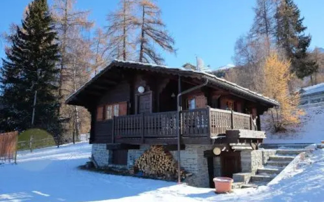 Rosso 38 Chalet