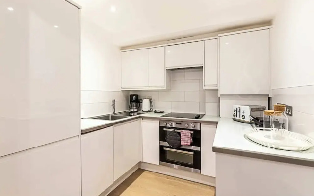 Charming and Modernised Edwardian Flat