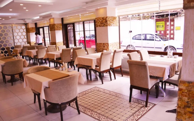 Grand Harsena Hotel