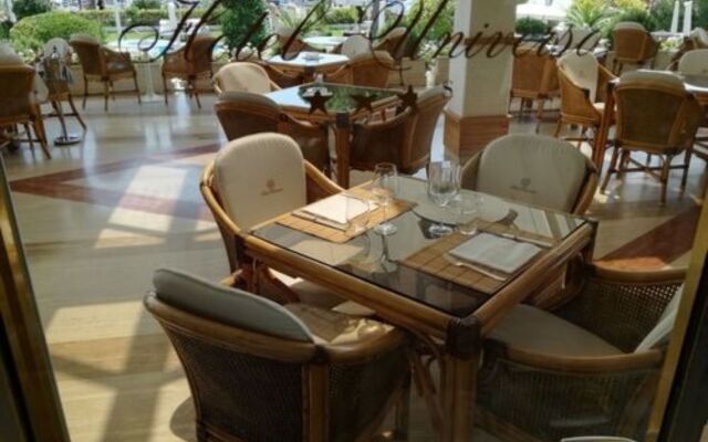 Hotel Universo