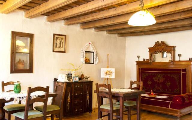 Casa cu zorele, Crit 189