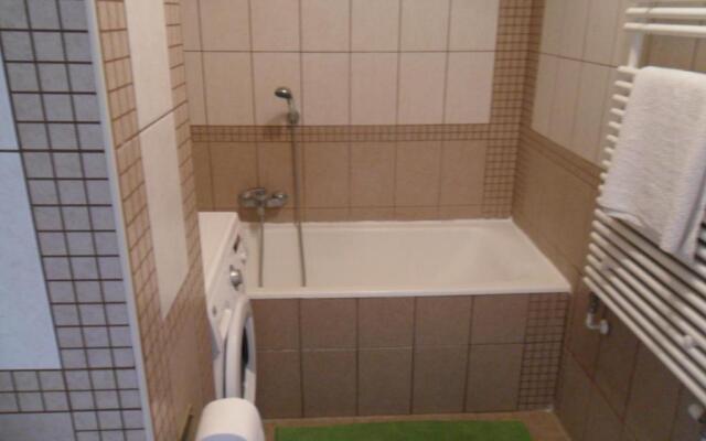 Holiday Apartmanház
