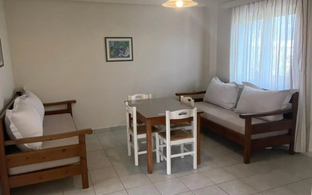 Poseidon Studios & Apartments