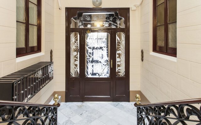 1402 - Elegant City Centre Apartment