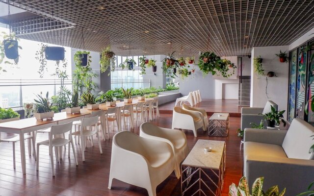 Exclusive L'Avenue Apartment