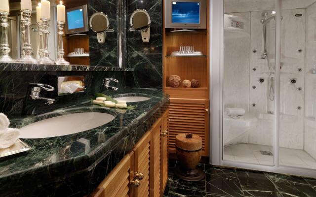 Отель Divani Caravel