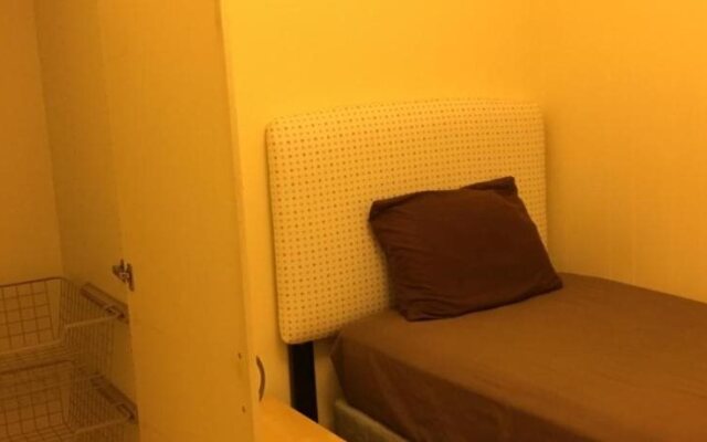 Vancouver Backpacker House