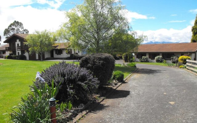 Grindelwald Lodge and Gardens