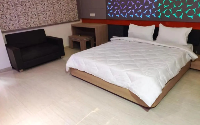 Hotel The Grand Takshak