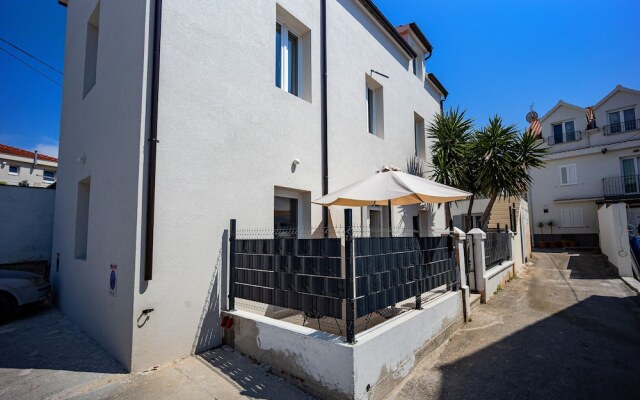 Studio apartments Yucca 2min to the sea