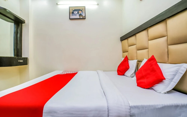 Hotel Pushpak Palace