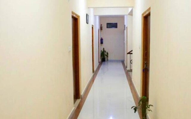 Hotel Avlokan - Near Kainchi Dham Mandir