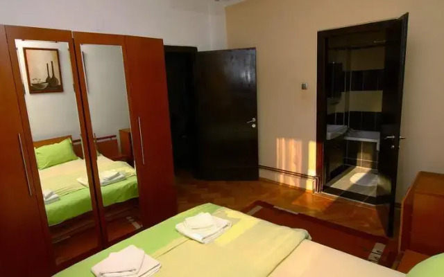 Universitate Apartment