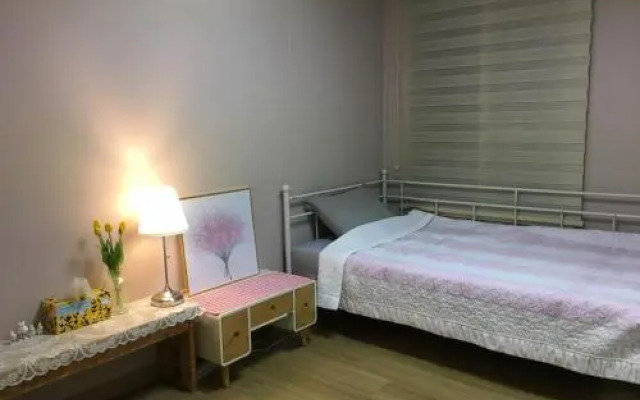 The Beautiful Scenery Of The Han River Hostel