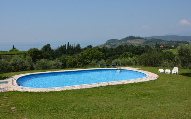 Residence Ai Vigneti With Pool