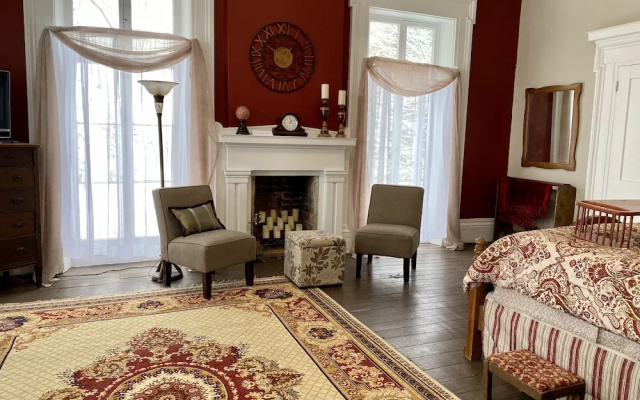 Historic McDonald Airbnb