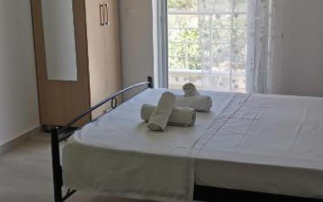 Apollon's Apartments