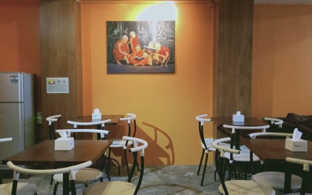 Amico Del Myanmar - Hostel