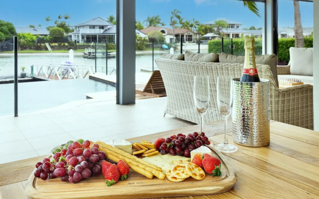Yalla24-Luxury Resort Style Holiday Home