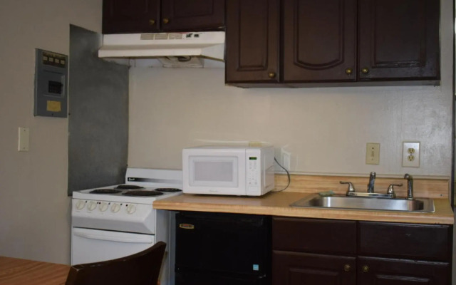 Knights Inn Farmington Hill