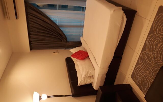 NS Elegant Dwelling Mercu Summer Suite