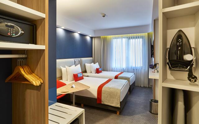 Holiday Inn Express Istanbul - Atakoy Metro by IHG