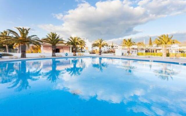 Cabanas Gold By Beach Rentals