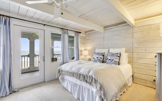 Atlantic Watergate #17 by Long & Foster