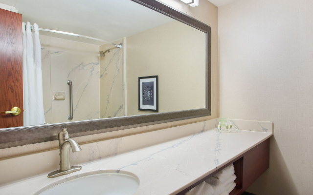 Holiday Inn University Plaza-Bowling Green by IHG