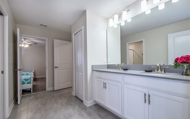 1675 Moonvalley Drive