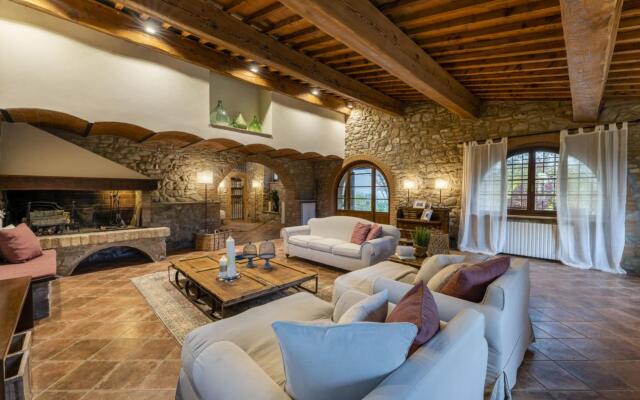 Villa with private pool and stunning views near Pisa-Villa Francesca