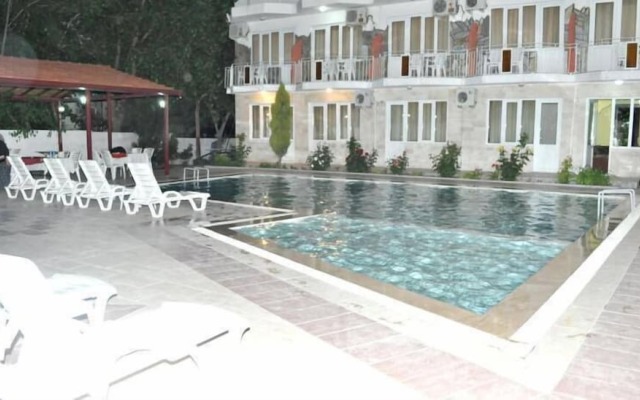 Dolphin Yunus Hotel