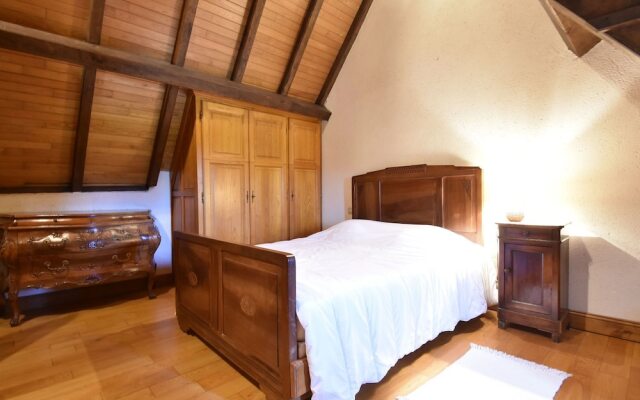 Beautiful Holiday Home with Heated Pool in Cazals France