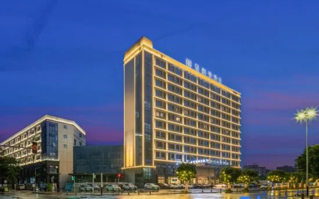 Rezen Longuu Hotel (Guangzhou Baiyun International  Airport Cultural Tourism City)
