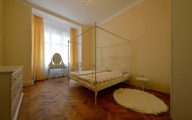 Apartment Pařížská 1