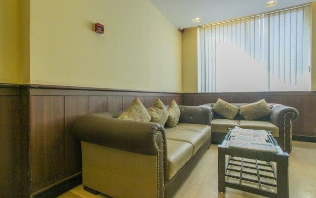 OYO 27859 Agi Dynasty Suites