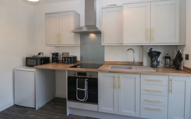 Flat 2 Englehurst Mews
