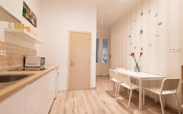 Standard Apartment by Hi5 - West End Center