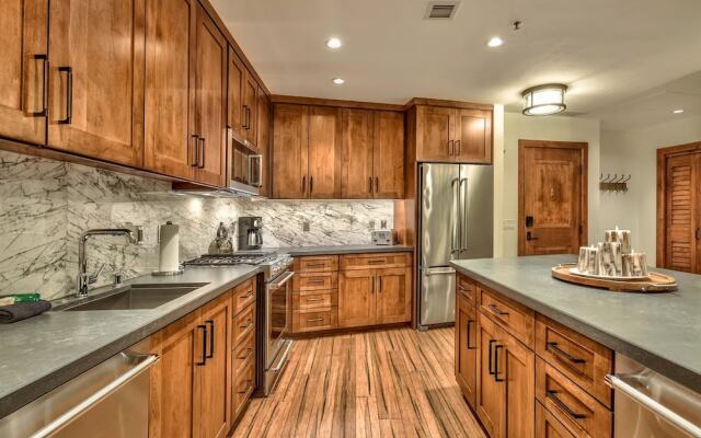 Steps From Heavenly Village & Gondola-luxury 3br 3 Bedroom Condo by RedAwning