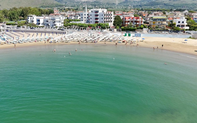 Bajamar Beach Hotel
