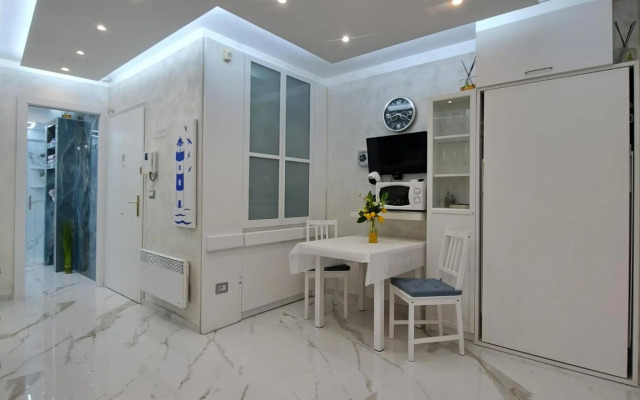 Sharon Apartment in Victoria Beach