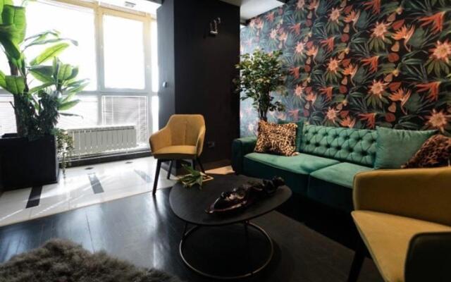 Black Pearl apartment